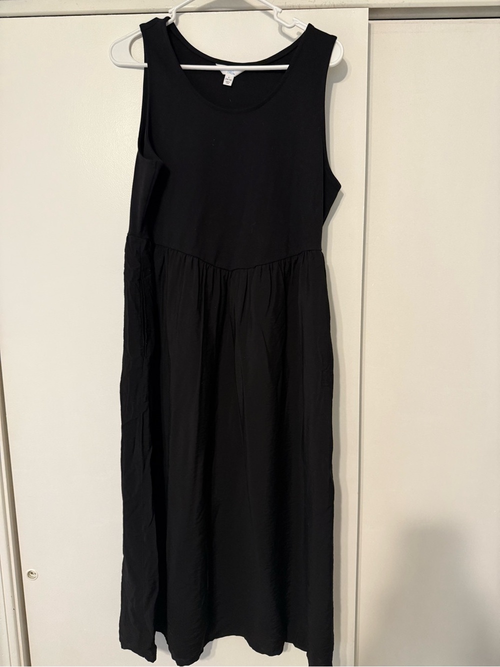 Women Black Bubble Sleeveless Maxi Dress